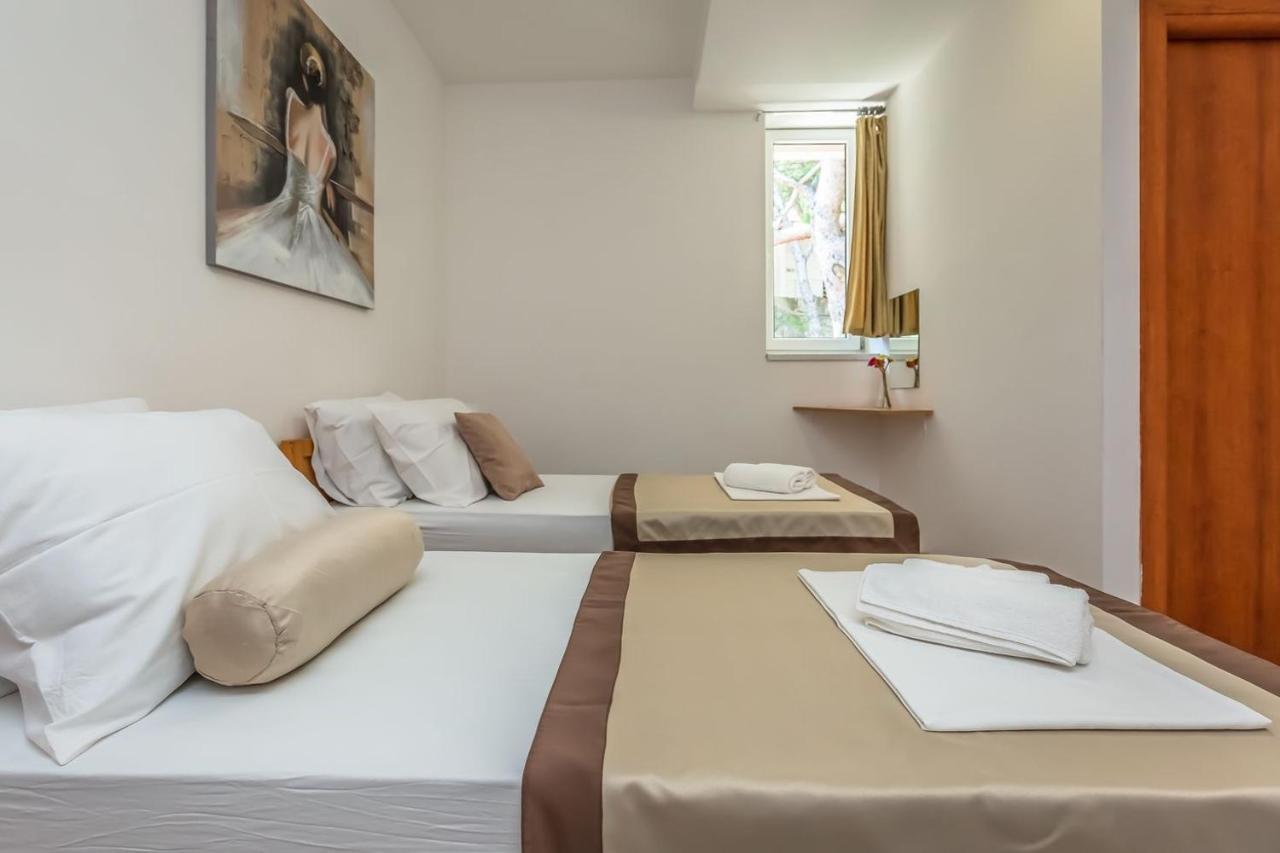 Motel Ljetni Raj บาชกาโวดา ภายนอก รูปภาพ